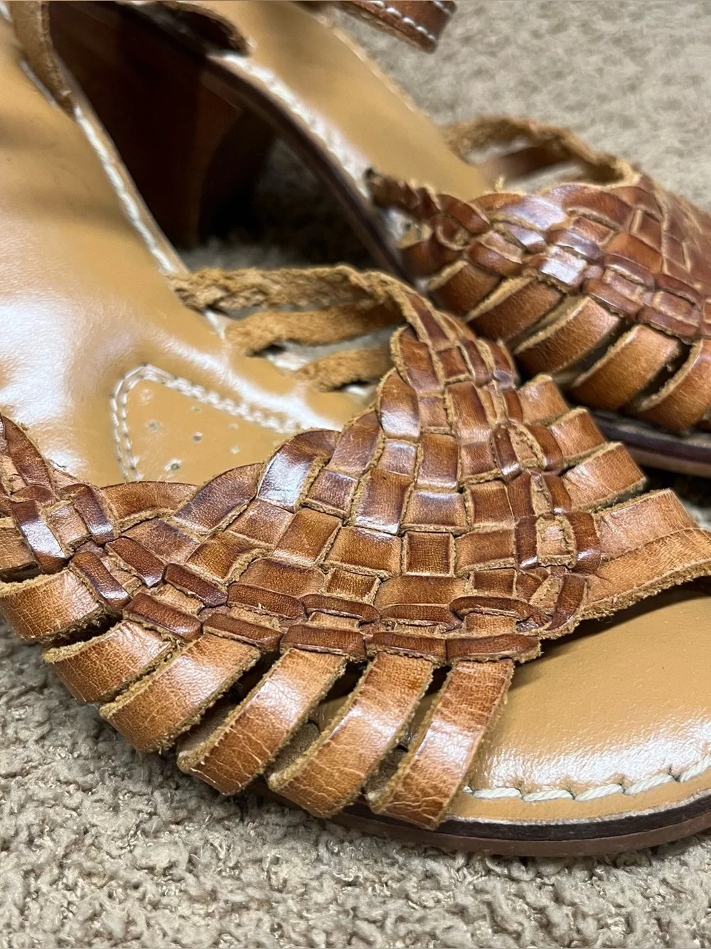 Woven leather sandals w/ chunky wooden heel sz 5; wedding guest, summer fling